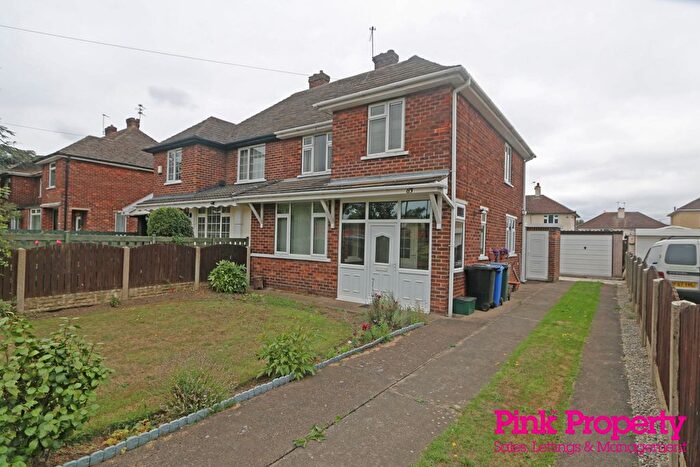 3 Bedroom Semi-Detached House To Rent In Barnby Dun Road, Doncaster, DN2
