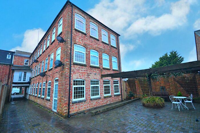 2 Bedroom Flat To Rent In Harborough Road, Rushden, NN10