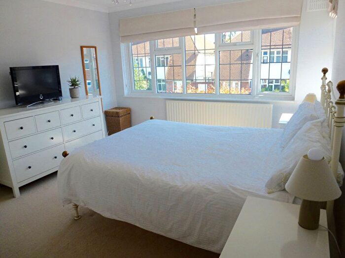 1 Bedroom Maisonette To Rent In Barnes End, New Malden, Surrey, KT3