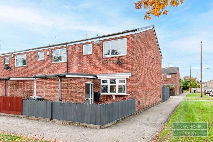 3 Bedroom End Terrace House For Sale In Grasby Road Hull, HU8