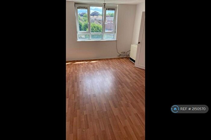 1 Bedroom Flat To Rent In Beauclere House, Sutton, SM2