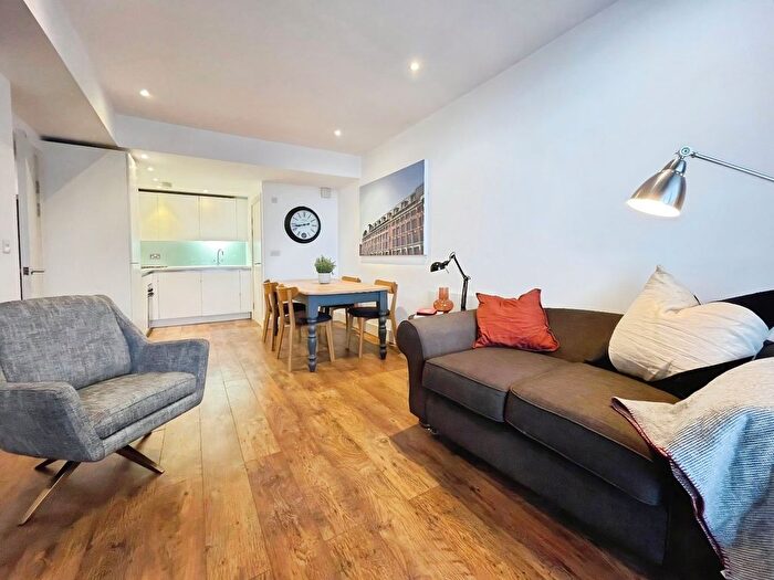 2 Bedroom Flat To Rent In Crispin Lofts, New York Road, Leeds, West Yorkshire, LS2