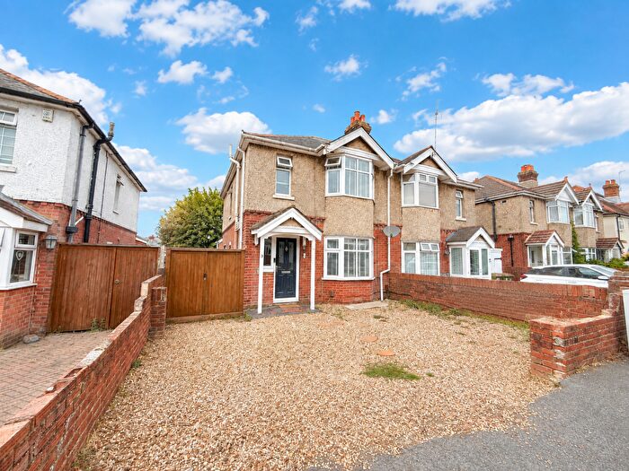 3 Bedroom Semi-Detached House For Sale In Meadowmead Avenue, Regents Park, SO15