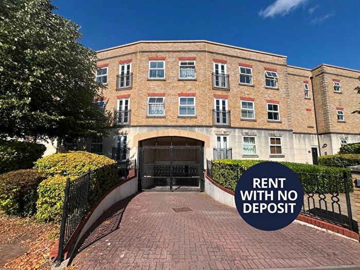 2 Bedroom Flat To Rent In Dickens Heath Road, Dickens Heath, Solihull, West Midlands, B90
