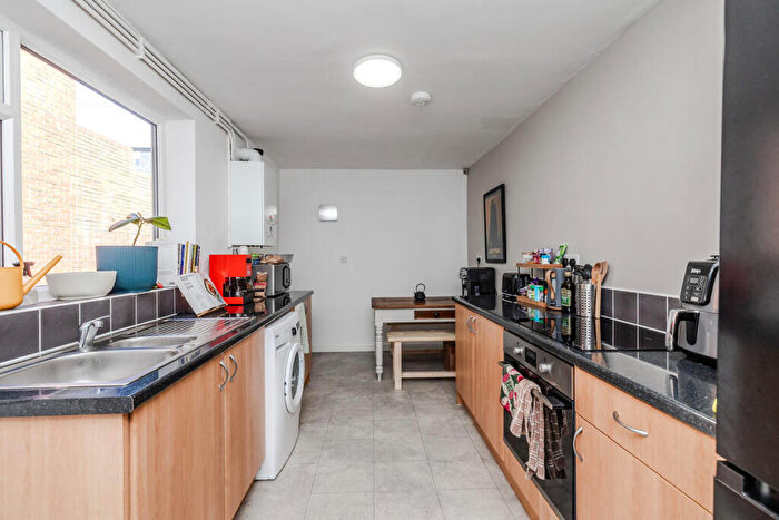 2 Bedroom Flat To Rent In Tosson Terrace, Heaton, Newcastle Upon Tyne, Tyne And Wear, , Uk, NE6