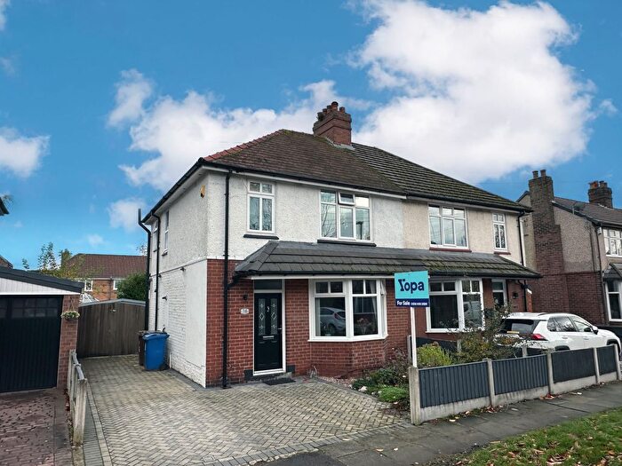 3 Bedroom Semi-Detached House For Sale In Norwood Avenue, Lowton, WA3