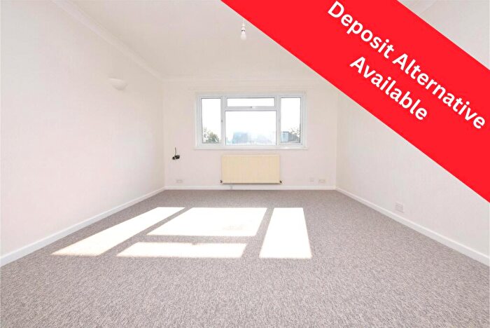 Apartment To Rent In Western Road, Romford, Essex, RM1