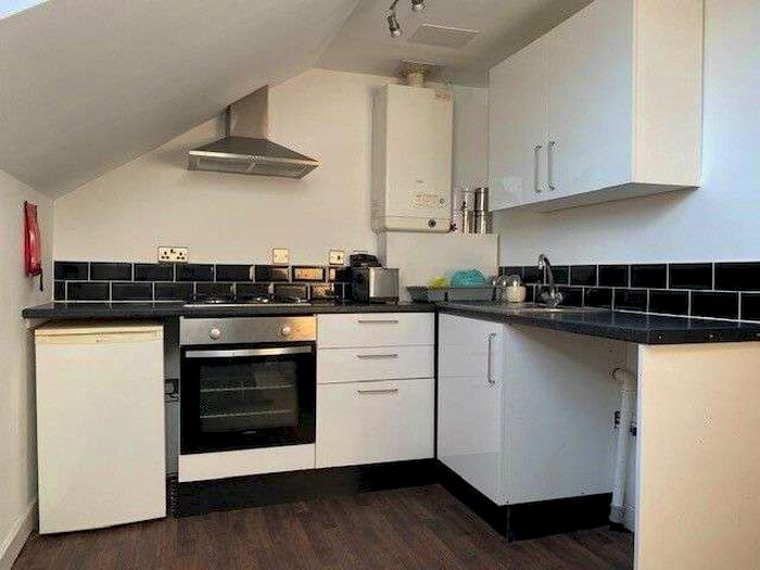 1 Bedroom Flat To Rent In St Vincents Road, Flat 7, Town Centre, DN1