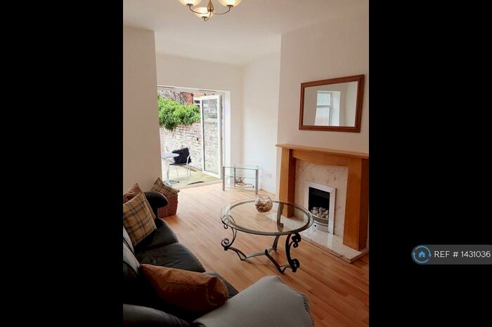 1 Bedroom Flat To Rent In Orchard Road, Lytham St Annes, FY8