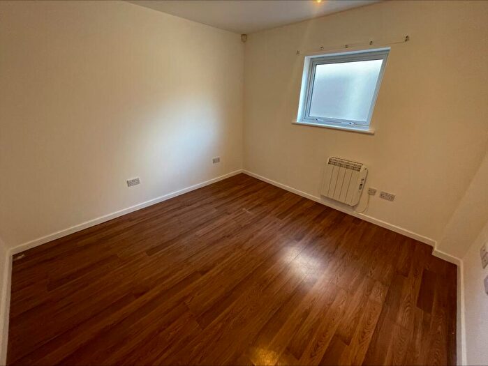 2 Bedroom Flat To Rent In Bedroom - Central Luton - Unfurnished -, LU1