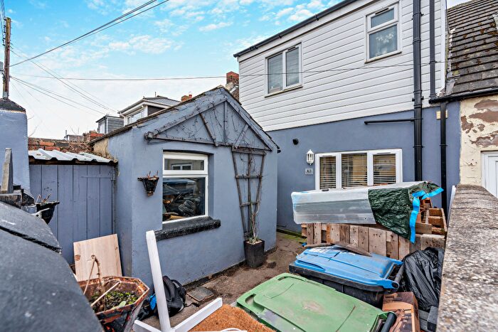 3 Bedroom Terraced House For Sale In Railway Terrace, DL15