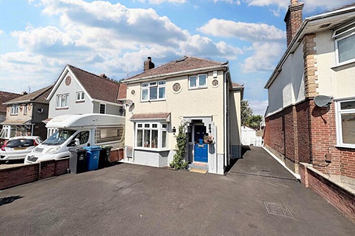 3 Bedroom Detached House For Sale In Poole, BH17