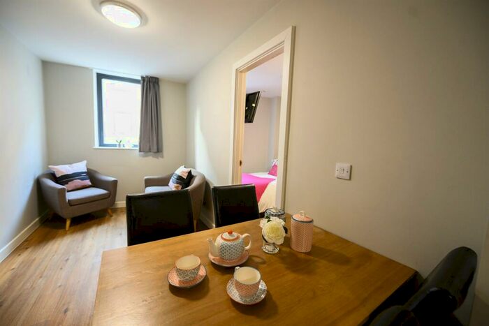 2 Bedroom Apartment To Rent In Bedroom Apartment In Queen Street, Sheffield, S1
