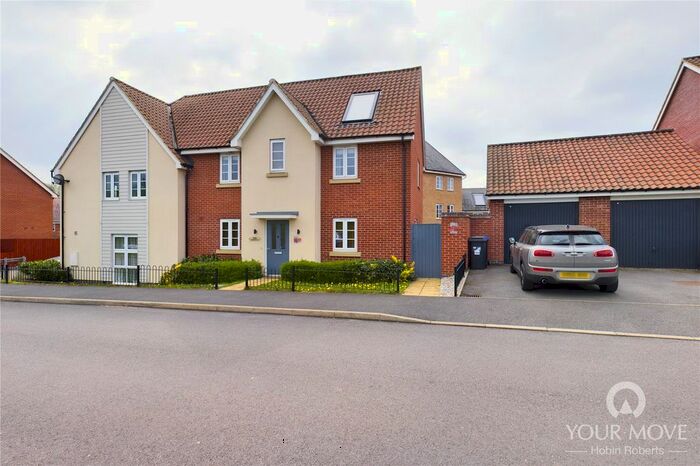 3 Bedroom Semi-Detached House To Rent In Narrowboat Lane, Northampton, NN4