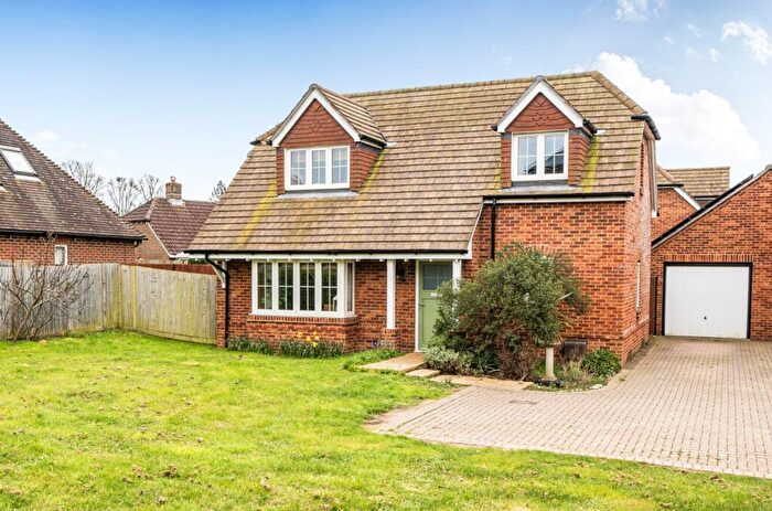 3 Bedroom Detached House For Sale In Billy Fiske Close, Boxgrove, PO18