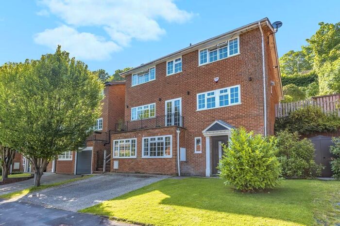 4 Bedroom Detached House To Rent In Henley On Thames, Oxfordshire, RG9