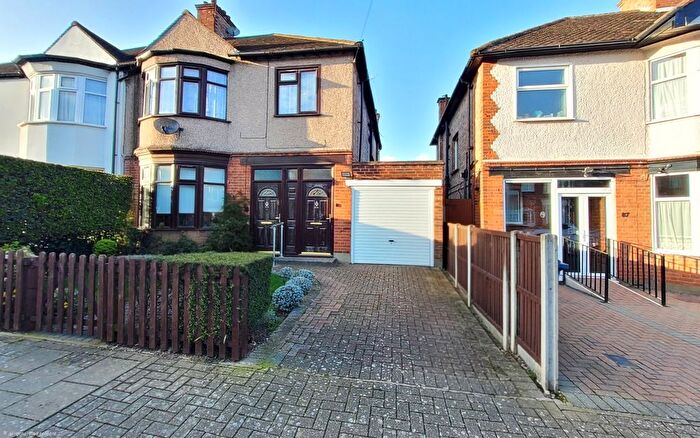 3 Bedroom Maisonette To Rent In Nibthwaite Road, Harrow, HA1