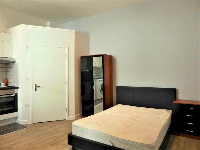 Studio To Rent In Osmond Road -, P13