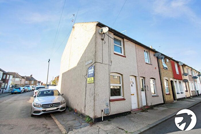 2 Bedroom End Of Terrace House To Rent In Sun Road, Swanscombe, Kent, DA10