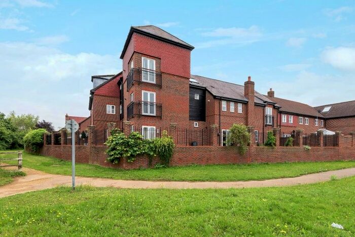 1 Bedroom Flat To Rent In Holders Close, Billingshurst, West Sussex, RH14