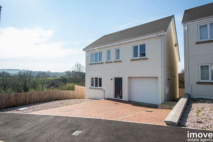 4 Bedroom Detached House For Sale In Tribune Drive, Kingsteignton, Newton Abbot, TQ12