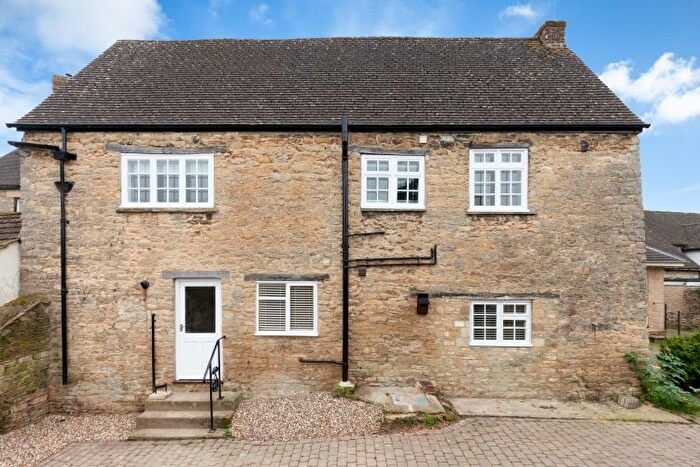 3 Bedroom Semi-Detached House To Rent In Corn Street, Witney, OX28