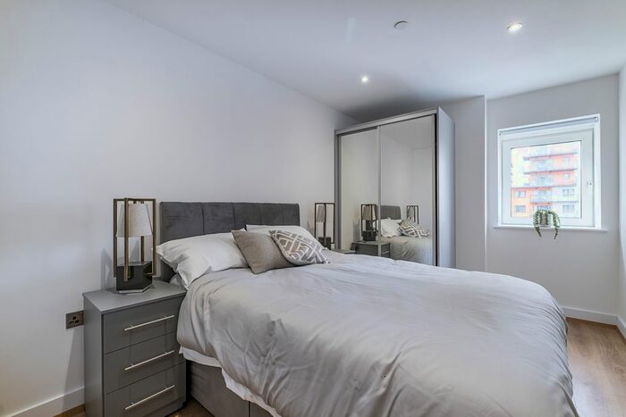 2 Bedroom Flat To Rent In Mast Quay, London, SE18