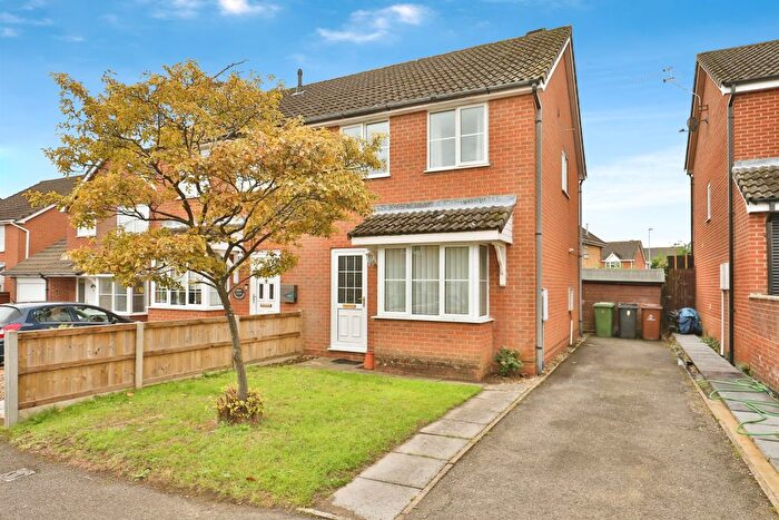 3 Bedroom Semi-Detached House For Sale In Wright Drive, Scarning, Dereham, NR19