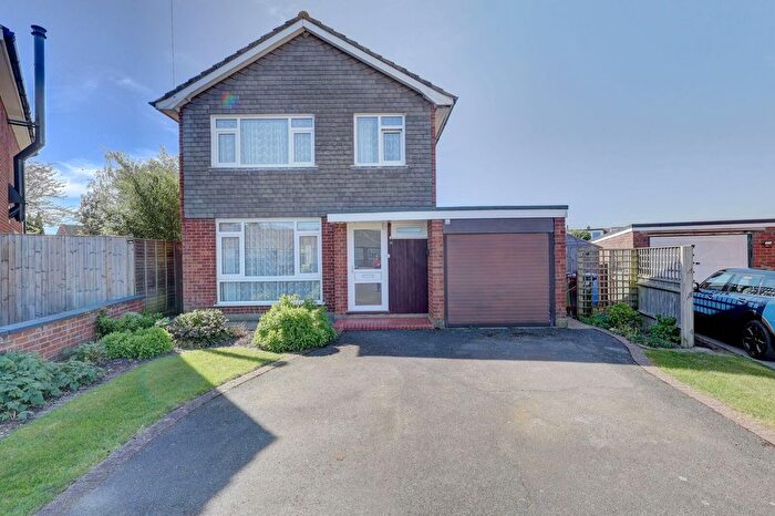 3 Bedroom Detached House For Sale In Little Ham Lane, Monks Risborough, Princes Risborough, Buckinghamshire, HP27