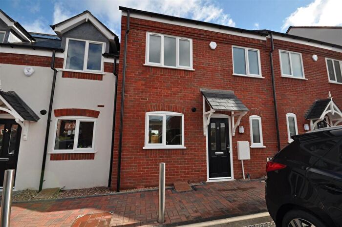3 Bedroom Terraced House To Rent In High Bank, Lower Cape, Warwick, CV34