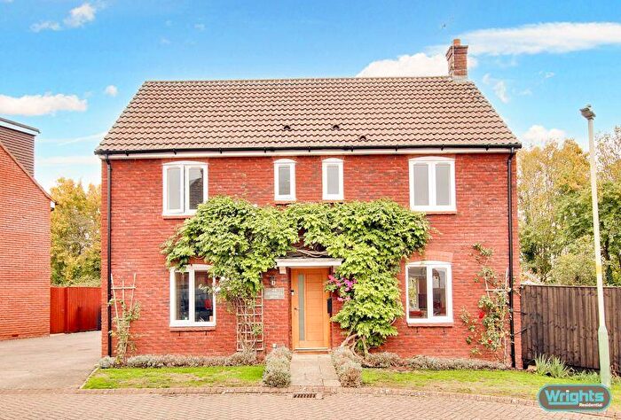 4 Bedroom Detached House For Sale In Cresswell Drive, Trowbridge, BA14