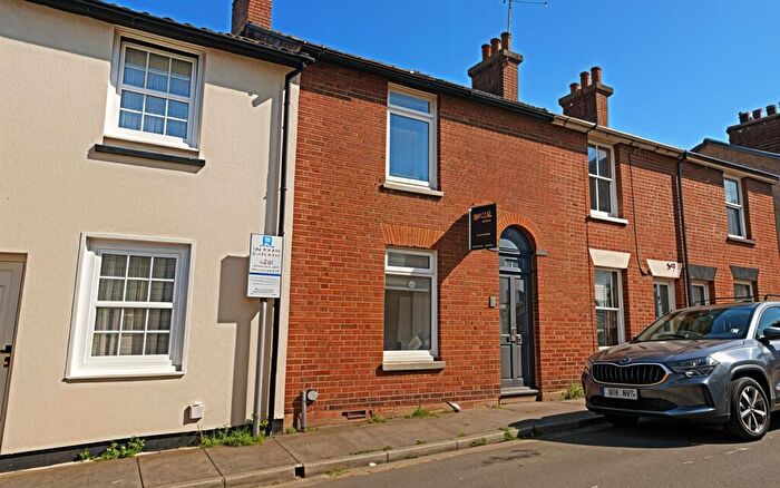 2 Bedroom Terraced House For Sale In Union Street, Faversham, ME13