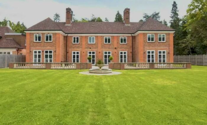 5 Bedroom Detached House To Rent In Bracken Hill Close, Northwood, HA6