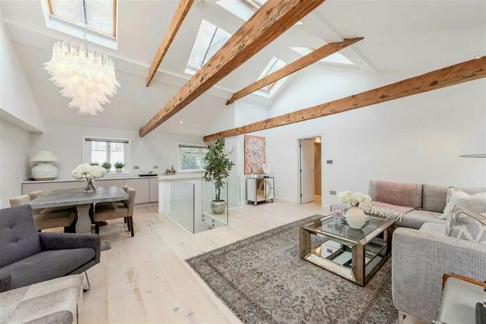 3 Bedroom Property To Rent In Bryanston Mews West, London, W1H