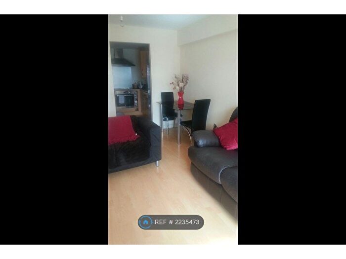 2 Bedroom Flat To Rent In West Point, Sheffield, S1
