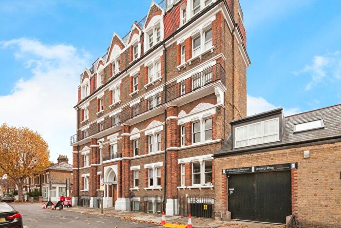 1 Bedroom Flat For Sale In Ashbury Road, London, SW11