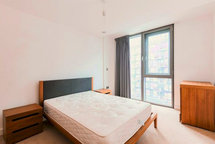 2 Bedroom Flat To Rent In Bedroom Property In London, E15