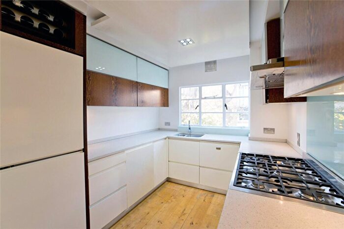 Property To Rent In White Hall Lodge, Page's Lane, N10