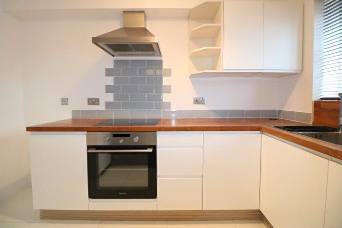 1 Bedroom Flat To Rent In Milestone Close, Edmonton, N9