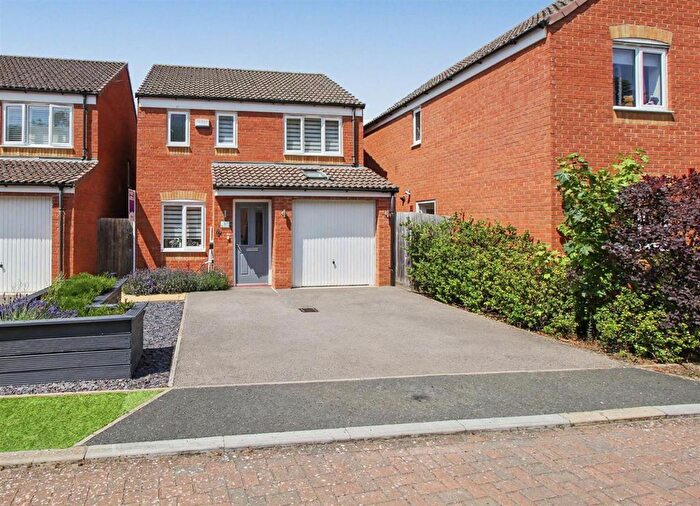 3 Bedroom Detached House For Sale In Centenary Way, Raunds, Wellingborough, NN9