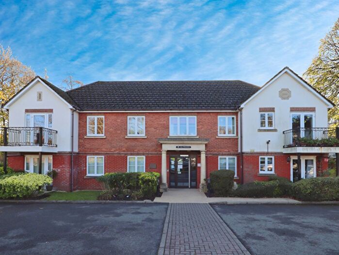 1 Bedroom Flat For Sale In Ty Glas Road, Llanishen, Cardiff, CF14