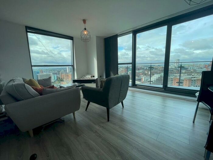 2 Bedroom Apartment To Rent In Skyline, St Peters Square, LS9