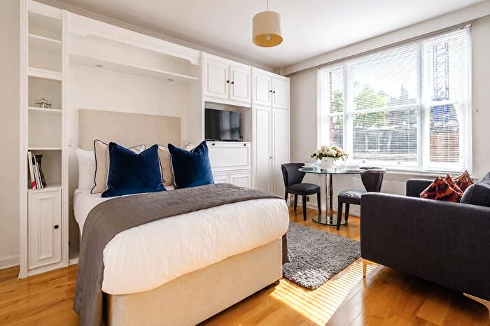 1 Bedroom Flat To Rent In Hill Street, Mayfair, London, W1J