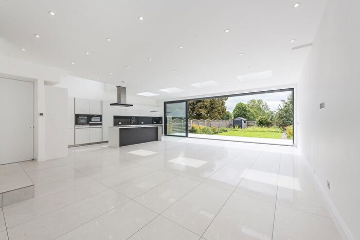 5 Bedroom Detached House To Rent In Popes Lane, London, W5