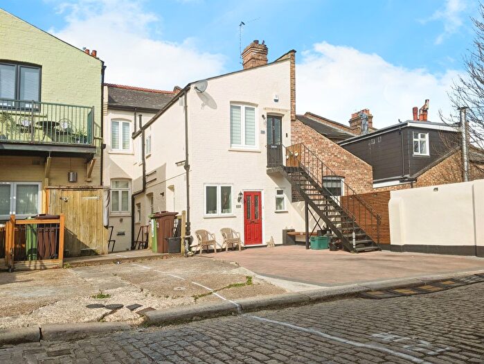 Studio For Sale In Woodcote Mews, Wallington, SM6