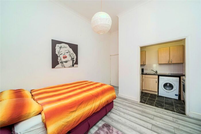 Studio To Rent In Nevern Road, London, SW5