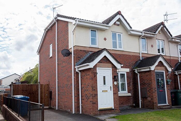 2 Bedroom Mews To Rent In Rivermead Way, Manchester, M45