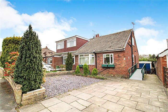 2 Bedroom Bungalow For Sale In Buckstone Avenue, Leeds, West Yorkshire, LS17