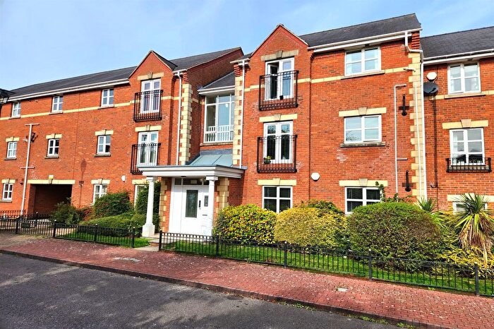 2 Bedroom Flat For Sale In Bourchier Way, Warrington, WA4