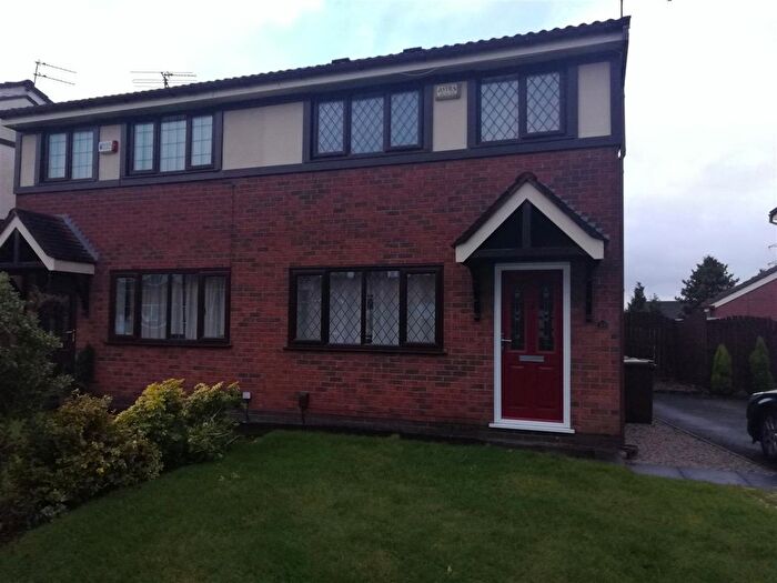 3 Bedroom Property To Rent In Camberwell Drive, Ashton-Under-Lyne, OL7
